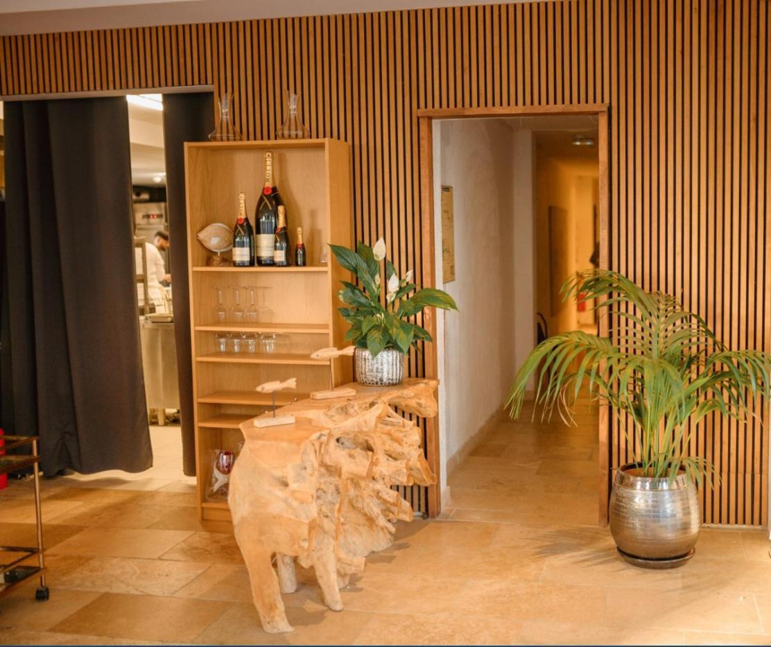 Hotel De La Mer Hyeres Exterior photo